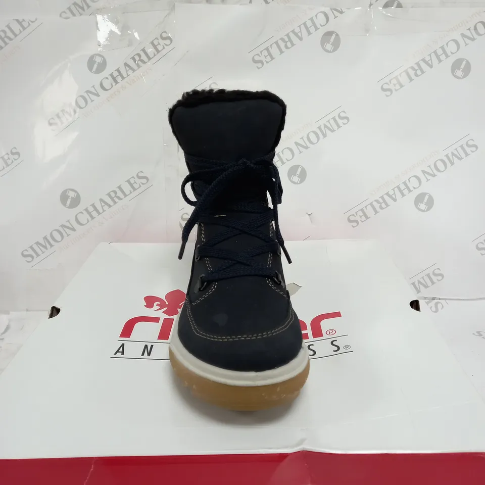 BOXED PAIR OF RIEKER WATER RESISTANT WARM HIKING BOOTS, NAVY - SIZE 5