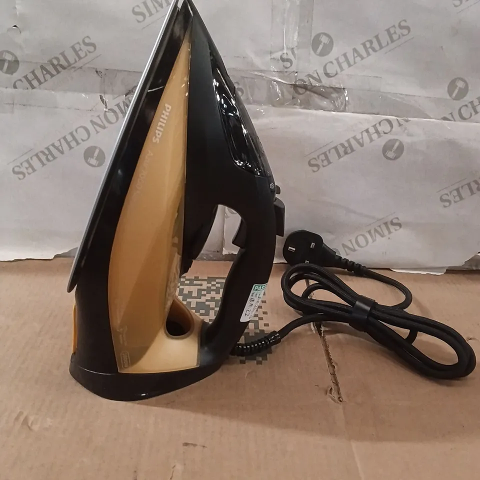 BOXED AZUR STEAM IRON 7000 SERIES - DST7040