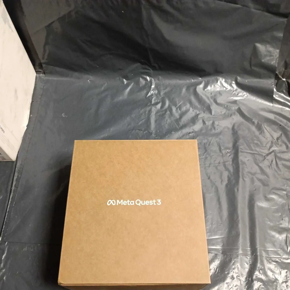 META QUEST 3 VR HEADSET (128 GB) – BOXED