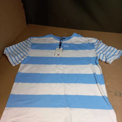 TOMMY HILFIGER STRIPPED T SHIRT SIZE L