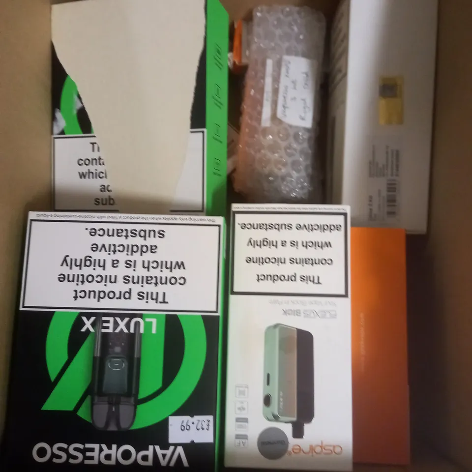 APPROXIMATELY 20 VAPES & E-CIGARETTES TO INCLUDE - ASPIRE ROVER PLUS - GEEKVAPE Z200 MOD - VAPORESSO LUXE X PRO - ETC