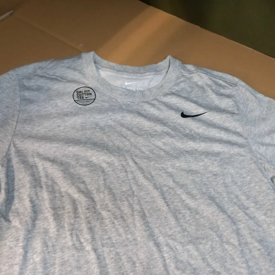 NIKE GREY MARL/LOGO TEE - SMALL