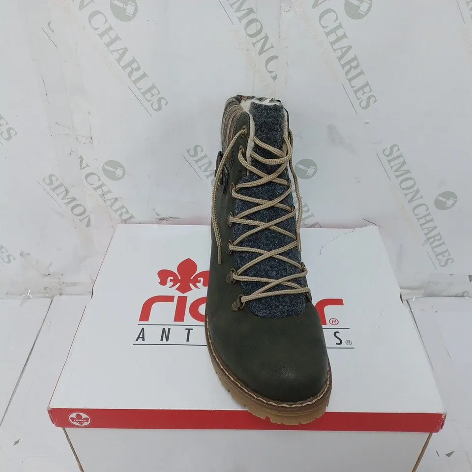BOXED PAIR OF RIEKER CUFF DETAIL WATER RESISTANT BOOTS IN GREEN SIZE 6.5 