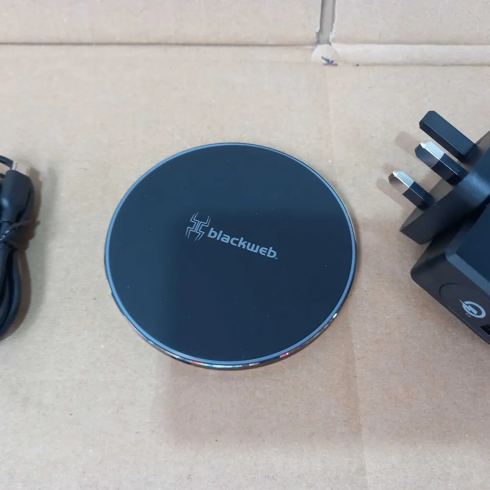BLACKWEB WIRELESS CHARGING PAD