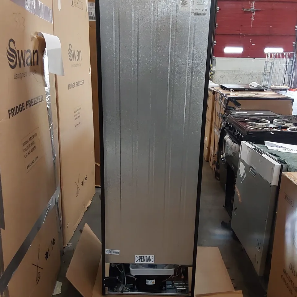 SWAN SR8161B 172CM HIGH, 55CM WIDE, 50/50 SPLIT FRIDGE FREEZER - BLACK