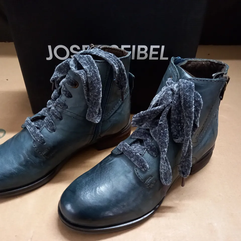 BOXED PAIR OF JOSEF SEIBEL SANJA BOOTS - 38