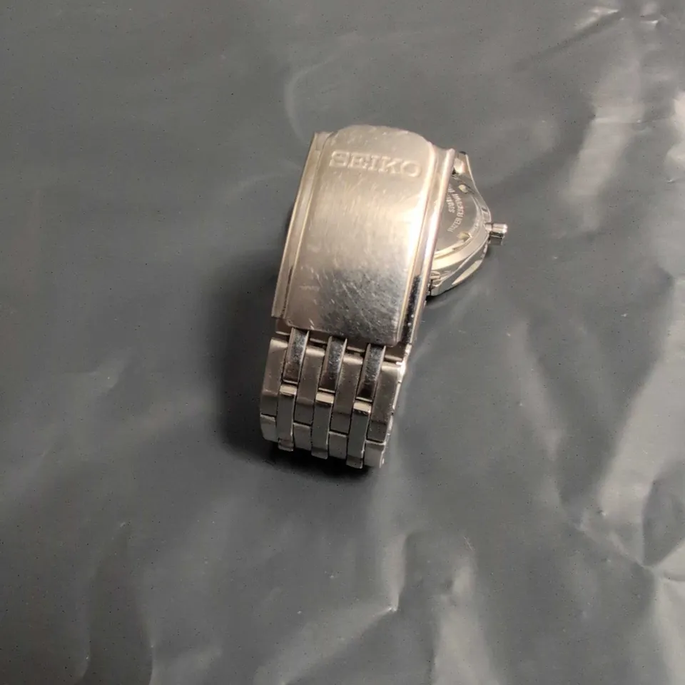 Seiko Stainless Steel Wristwatch with Red Dial