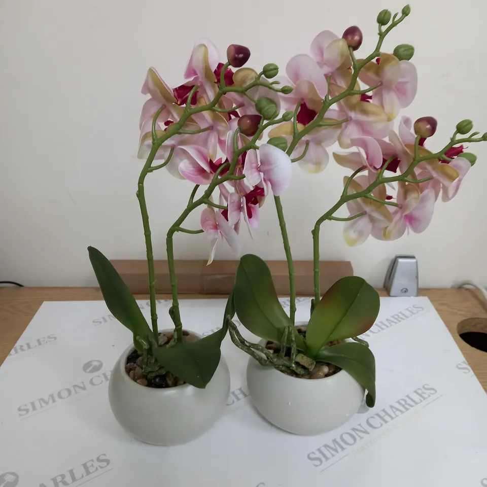 FAUX FLOWERS IN POT