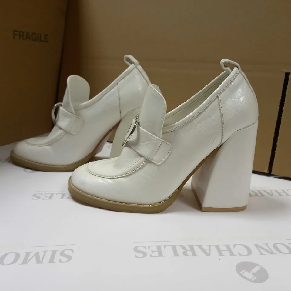 KOI WHITE/HEART DETAILED VEGAN PLATFORM HEELED SHOES - SIZE 4