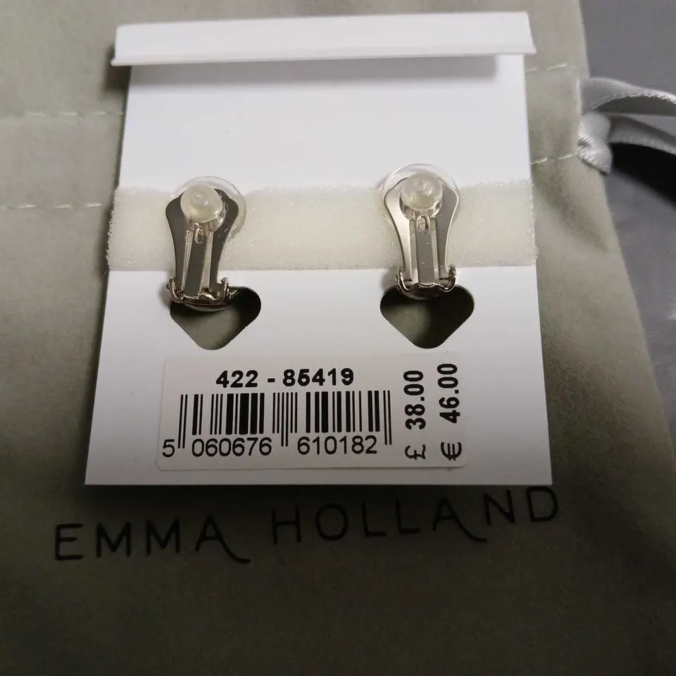 BOXED PAIR OF EMMA HOLLAND EARRINGS