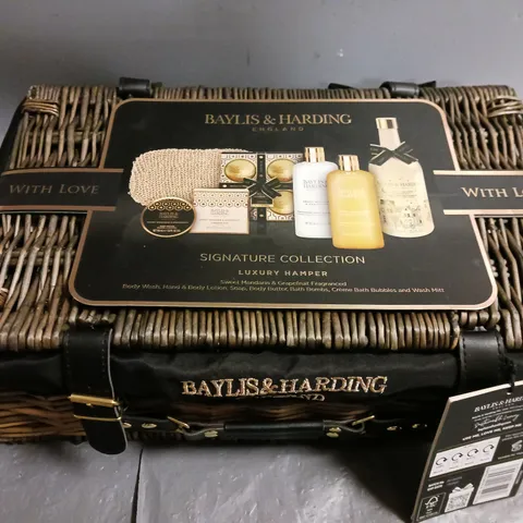 BAYLIS & HARDING SIGNATURE COLLECTION LUXURY HAMPER