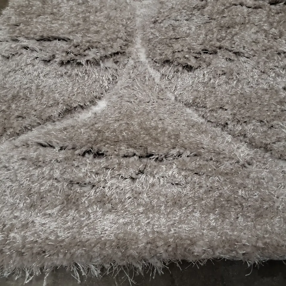 BRAND NEW PACO PALMA RUG IN GREY - 120X160CM