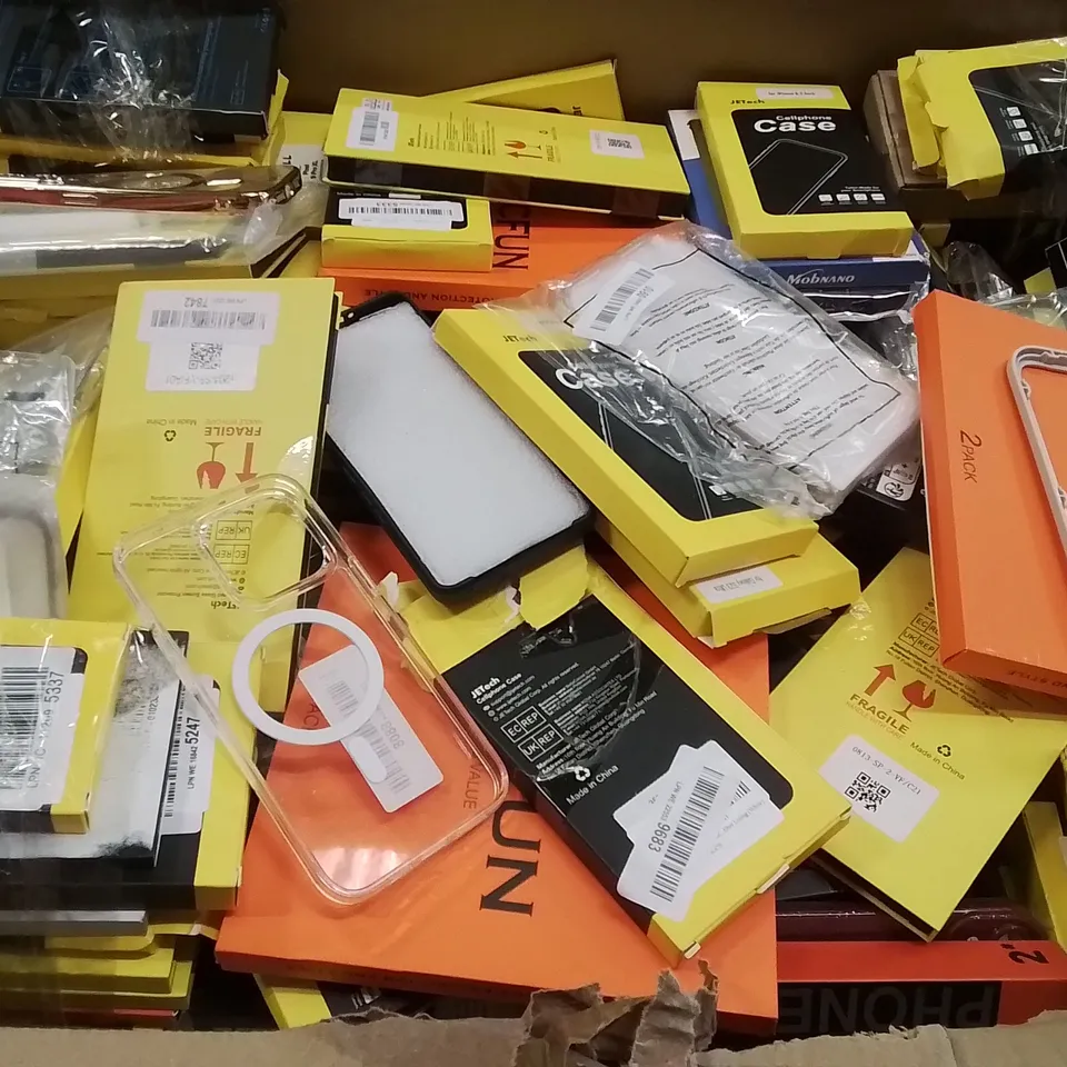 PALLET CONTAINING VERY LARGE AMOUNT OF BRAND NEW PHONE CASES [MODELS AND MAKES VARY]