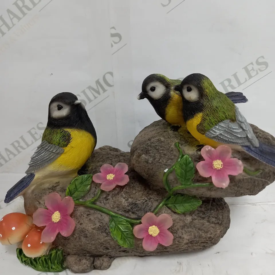 BOXED 3 BIRDS ON ROCKS WITH SOLAR LIGHT