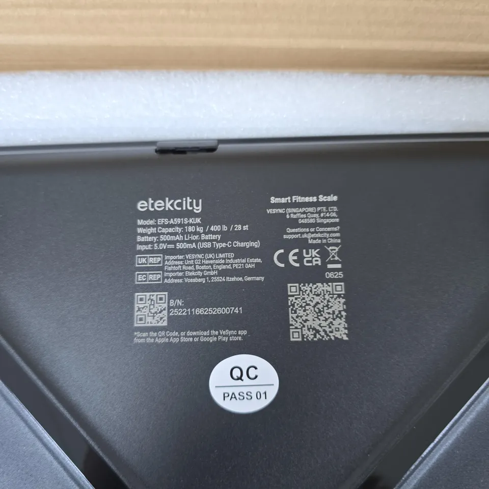 ETEKCITY SMART FITNESS SCALE EFS-A591S-KUK – BOXED, 180 KG / 400 LB CAPACITY