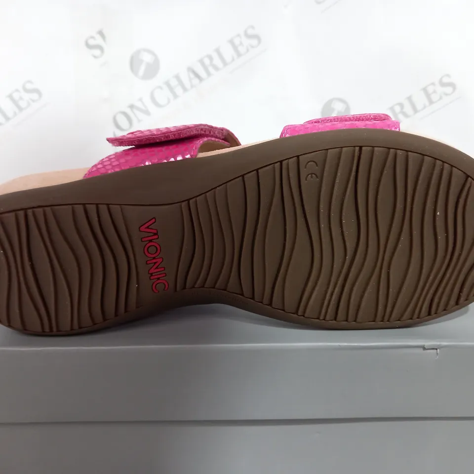 BOXED VIONIC BLACK REST SANDALS IN PINK - WOMENS 7