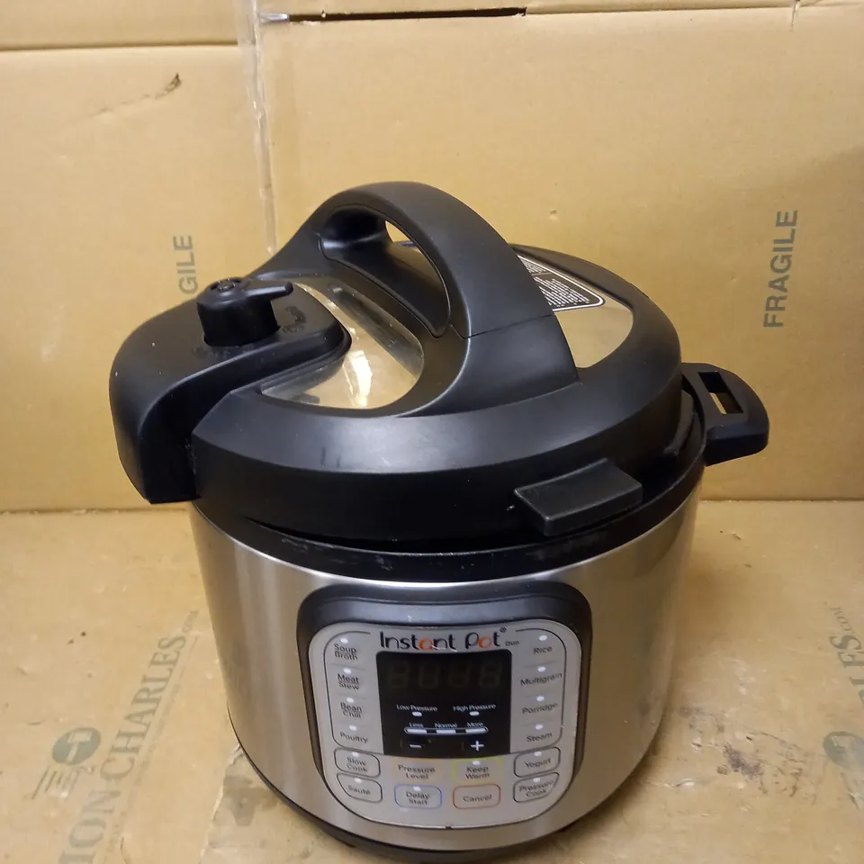 INSTANT POT DUO SMART PRESSURE COOKER