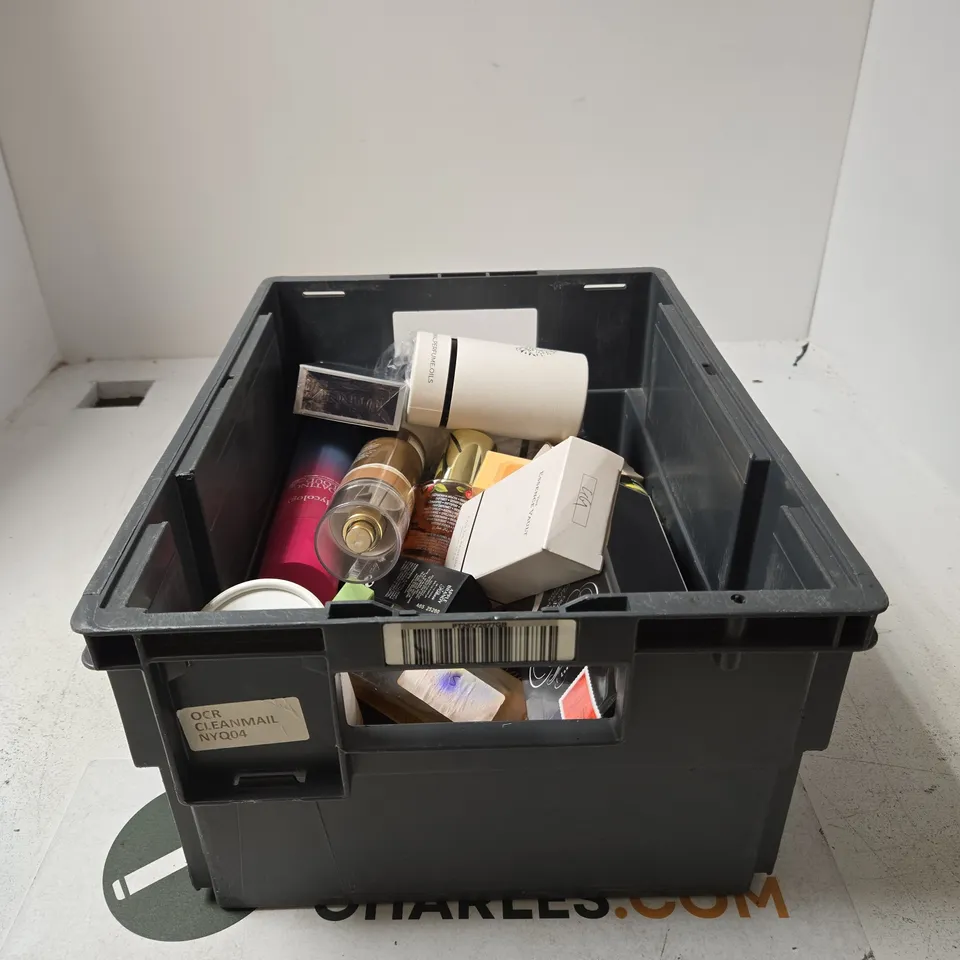 TOTE OF APPROXIMATELY 20 ASSORTED FRAGRANCE ITEMS YCZ MARINE, KAY ALI, THE ESSENCE VAULT, CZECH AND SPEAKE, ETERNAL ETC