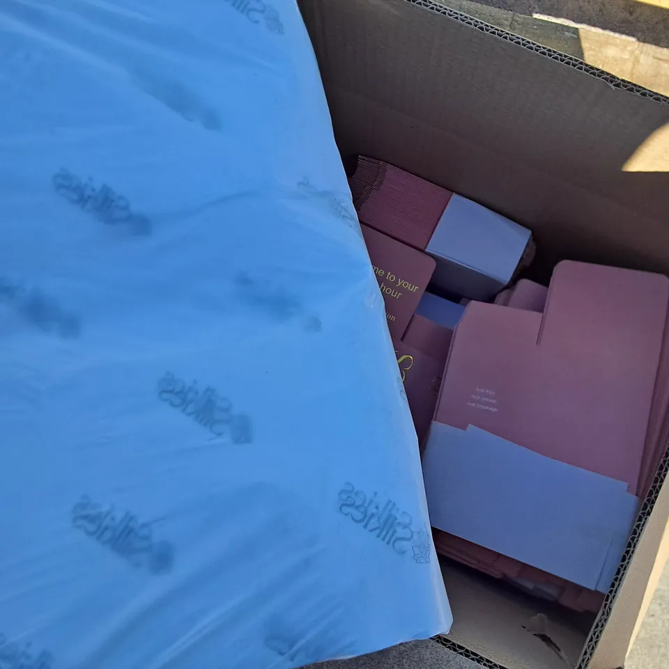 LOT OF ASSORTED SILKIES BRANDED PACKAGING ACCESSORIES TO INCLUDE TISSUE PAPER,MAILING BAGS, BOXES AND CARD INSERTS