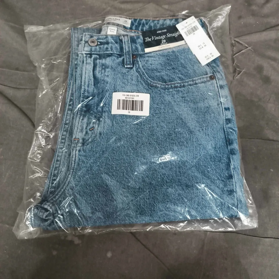 BAGGED ABERCROMBIE & FITCH HIGH RISDE THE VINRAGE RISE JEANS IN BLUE - 29 REGULAR