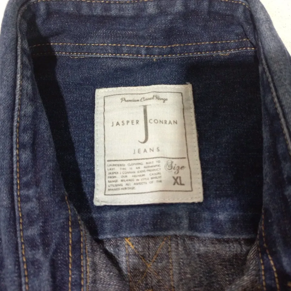 JASPER CONRAN DOUBLE POCKET DENIM SHIRT IN BLUE - XL