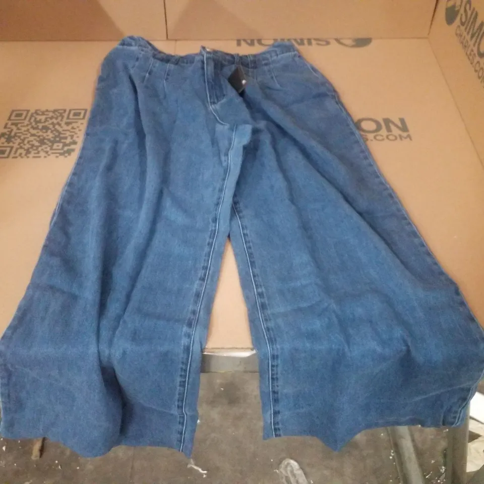 BOX CONTAINING APPROXIMATELY 13 BRAND NEW SIMPLY BE MID BLUE WIDE LEG TROUSERS - SIZE 16R