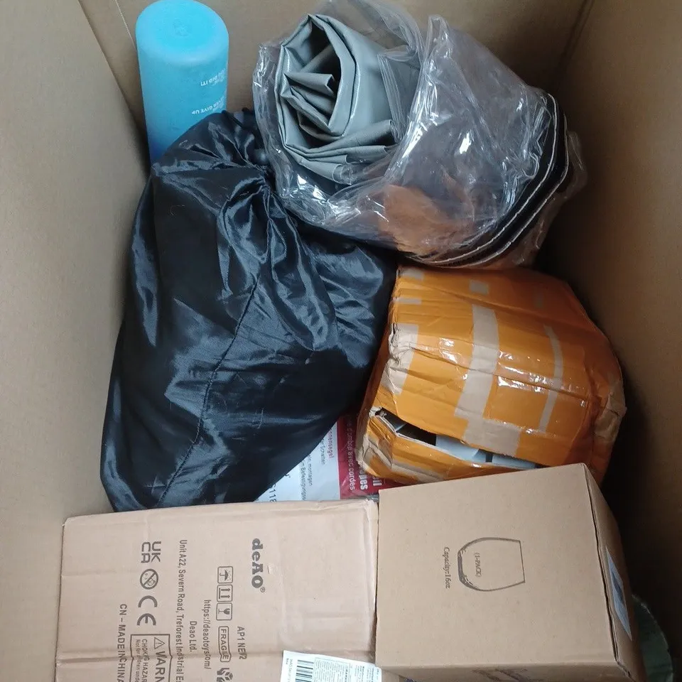 APPROXIMATELY 15 HOUSEHOLD ITEMS TO INCLUDE CRAFTS, SOLDERING IRON AND VEGGIE SLICER