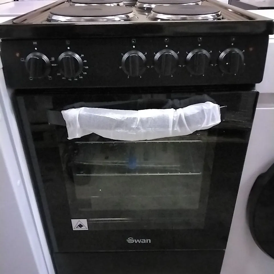 SWAN FREESTANDING ELECTRIC COOKER IN BLACK - SX16710B