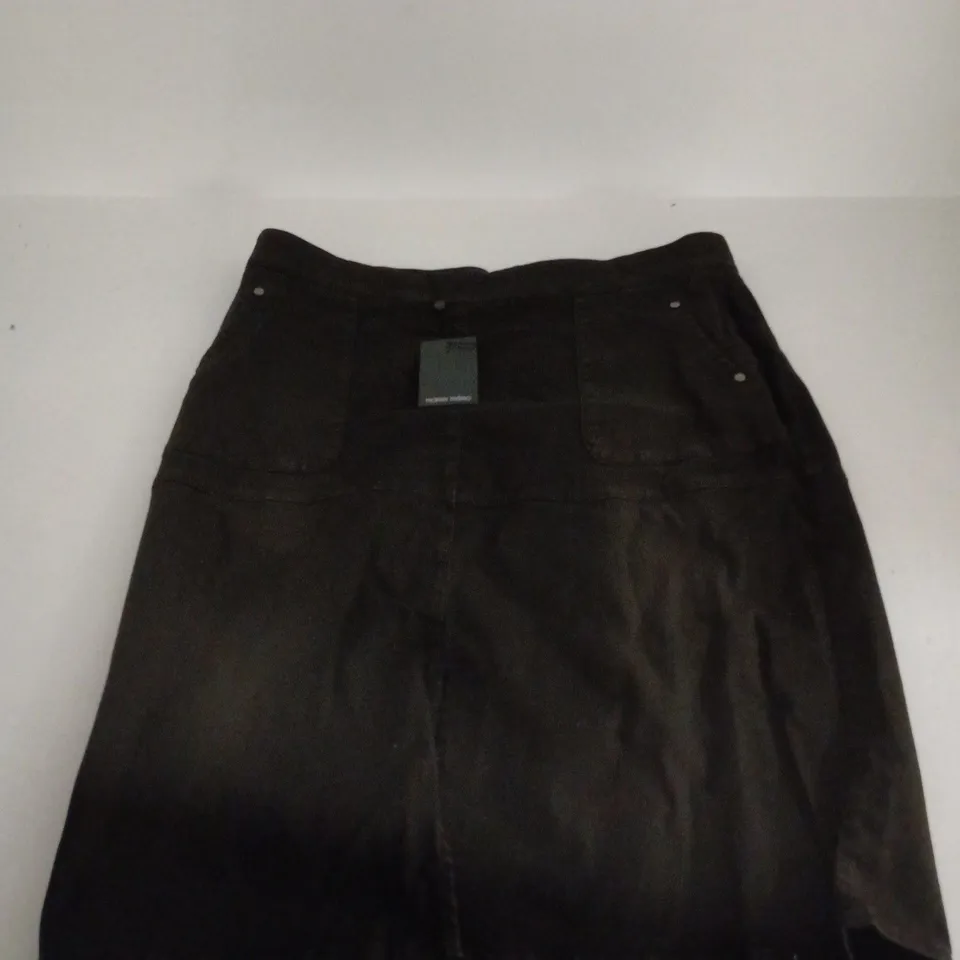 MARIE MERO BLACK SKIRT WITH POCKETS UK 18 TAGGED