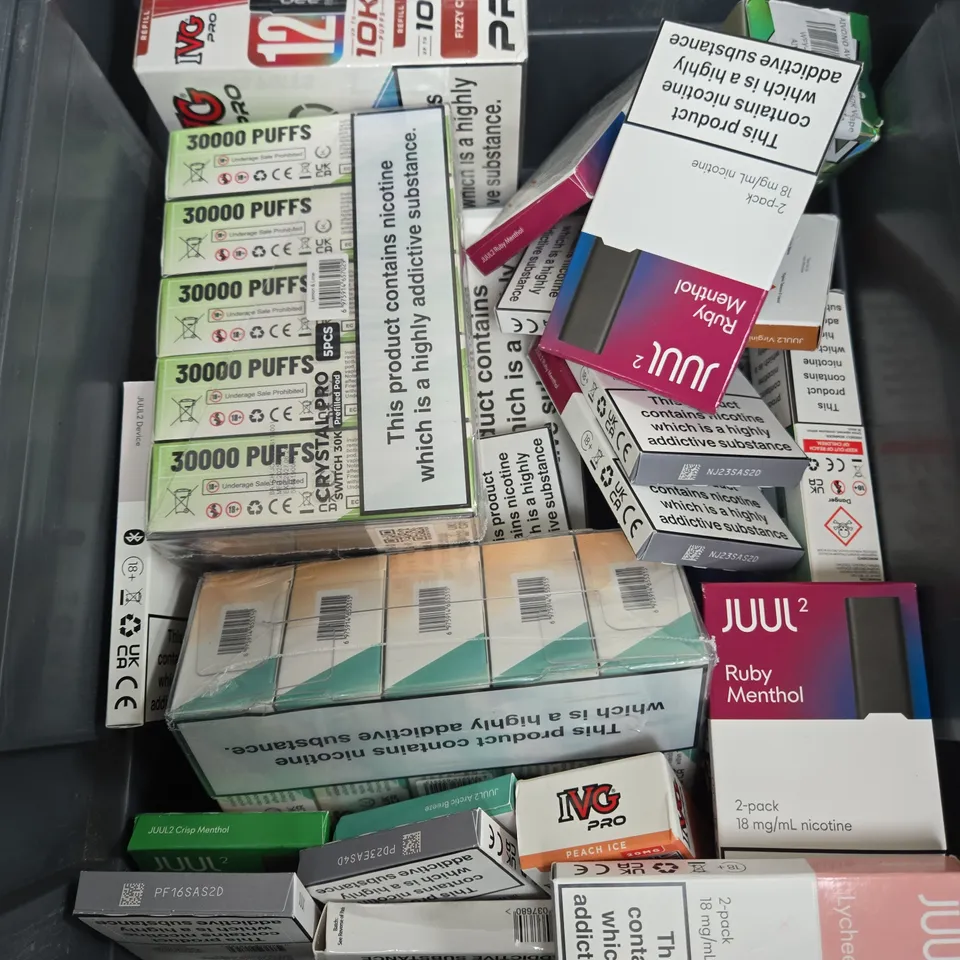 APPROXIMATELY 20 ASSORTED E-CIGARETTE & VAPING ITEMS IN VARIOUS BRANDS TO INCLUDE INSTA, IVG, ELFBAR ETC