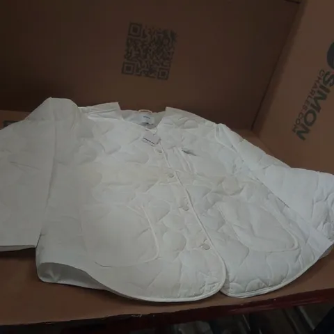 BOX CONTAINING APPROXIMATELY 5x BRAND NEW SIMPLY BE ECRU QUILTED JACKETS - SIZE 22