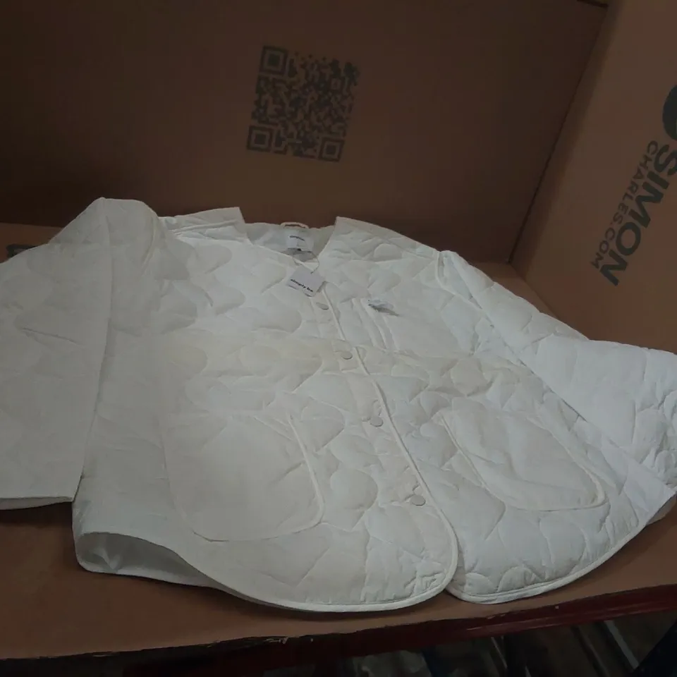 BOX CONTAINING APPROXIMATELY 5x BRAND NEW SIMPLY BE ECRU QUILTED JACKETS - SIZE 22