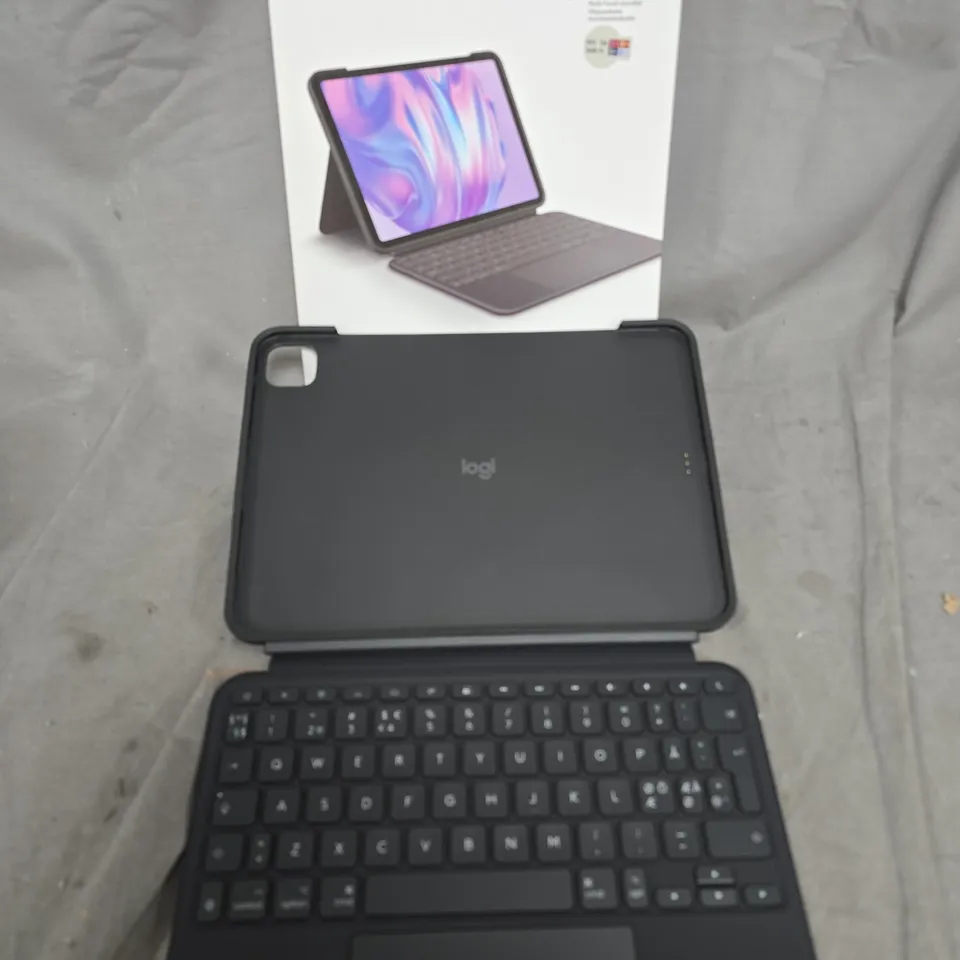 LOGITECH COMBO TOUCH IPAD KEYBOARD (SCANDINAVIAN LAYOUT)