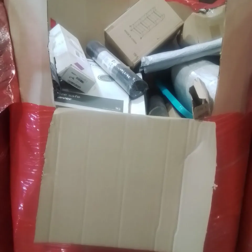 PALLET CONTAINING ASSORTED ITEMS TO INCLUDE: DRESSING TABLE STOOL, TILE LEVELING SPACERS AND WEDGES , RUBBER BUMPER PLATES, WALL MOUNTED MIRROR AND RETRACTABLE SAFETY GATE  ETC...