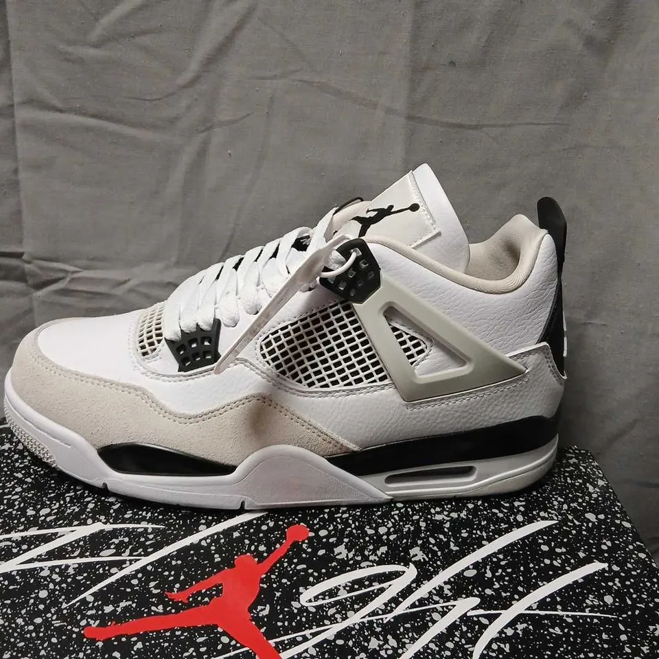 AIR JORDAN 4 RETRO WHITE/BLACK-NEUTRAL GREY – UK 8.5 (US 9.5) – MEN'S SNEAKERS