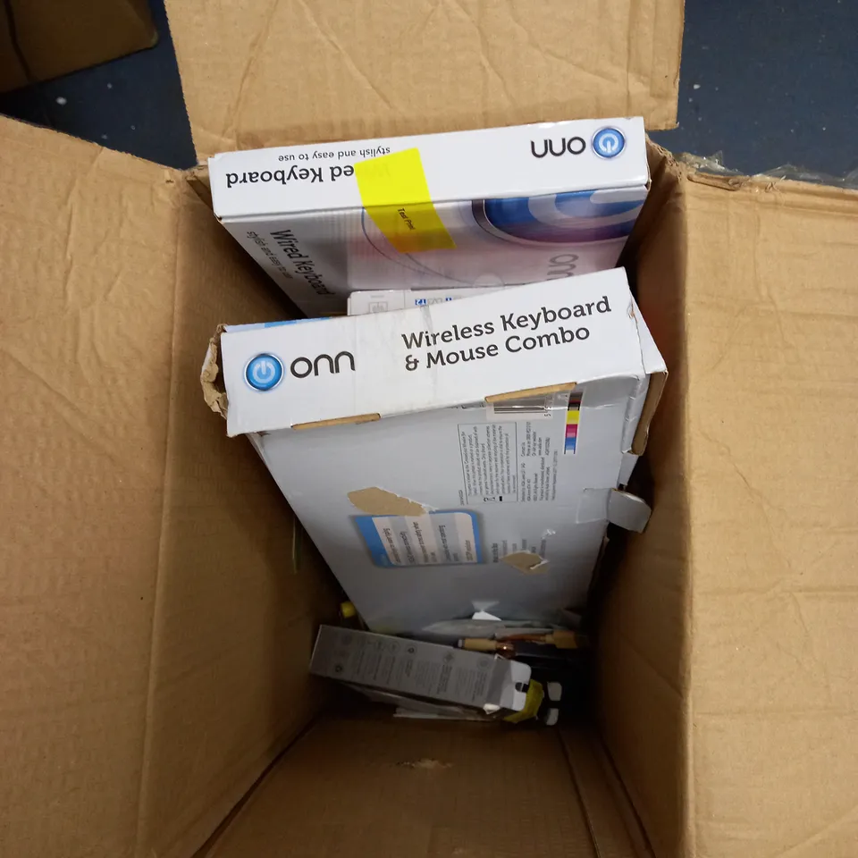 LOT OF APPROX 10 ASSORTED ELECTRICAL ITEMS TO INCLUDE USB CABLE, EAR BUDS, LED LIGHT STRIP, ETC