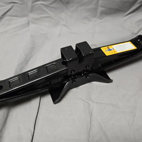 2.5T VEHICLE JACK IN BLACK 