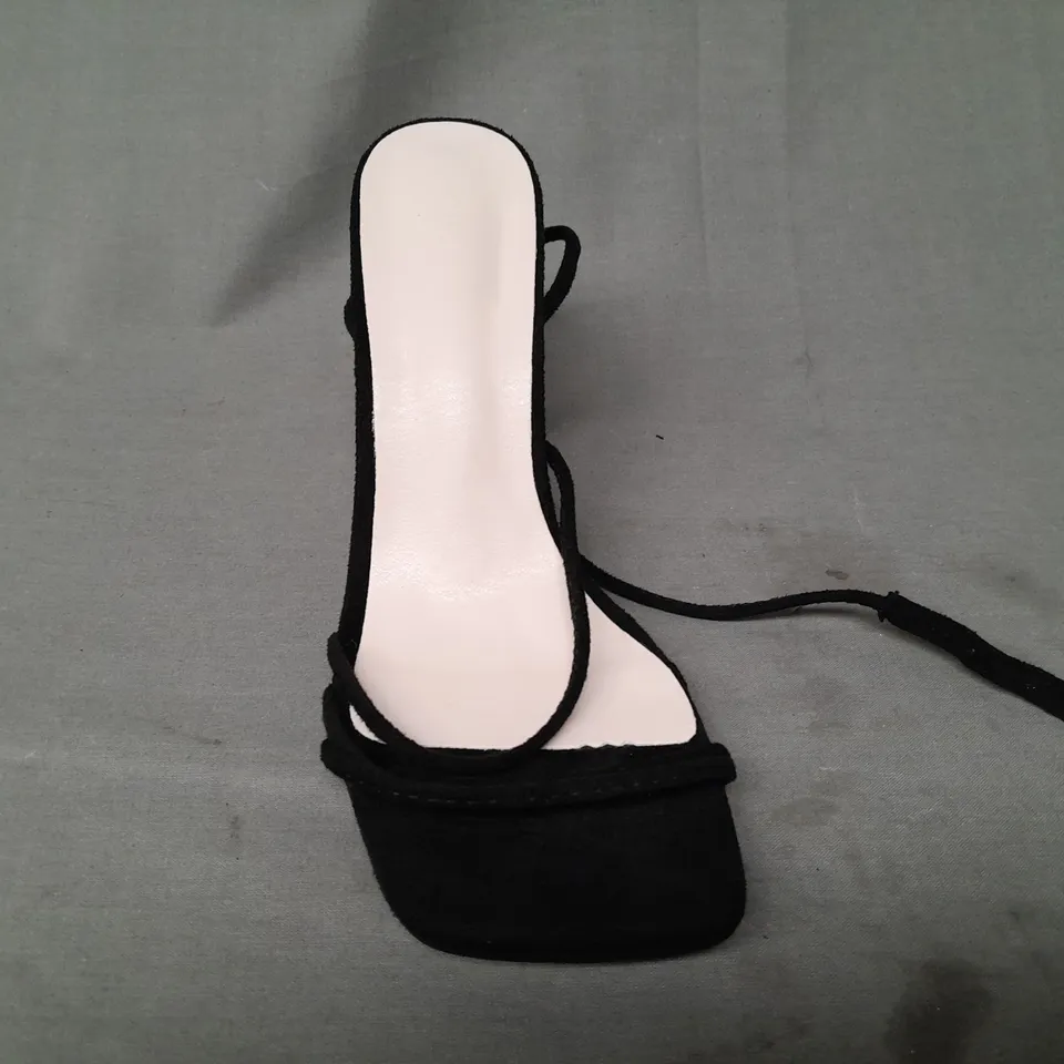 BOXED PAIR OF DESIGNER OPEN TOE HEELED SANDALS IN BLACK EU SIZE 38