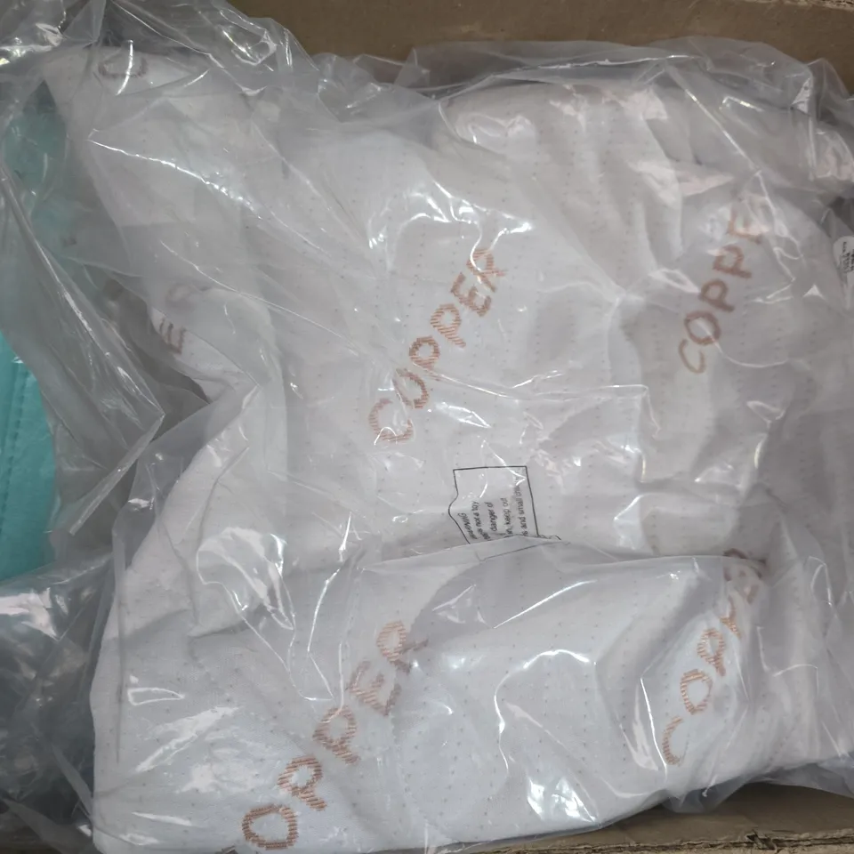 BOX OF APPROXIMATELY 10 ASSORTED HOUSEHOLD ITEMS TO INCLUDE CLOTHING IN VARIOUS STYLES AND SIZES, ETC