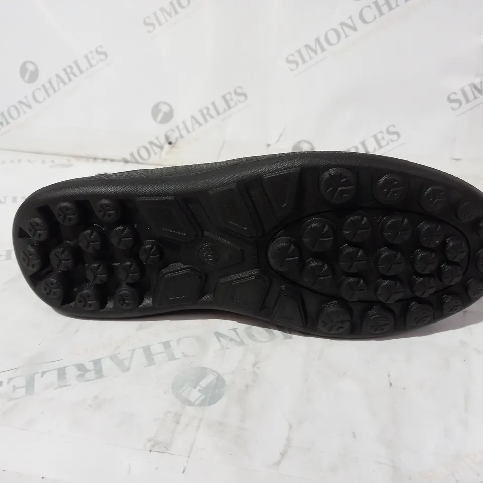 AB BLUE WINTER BOOTS SIZE 39