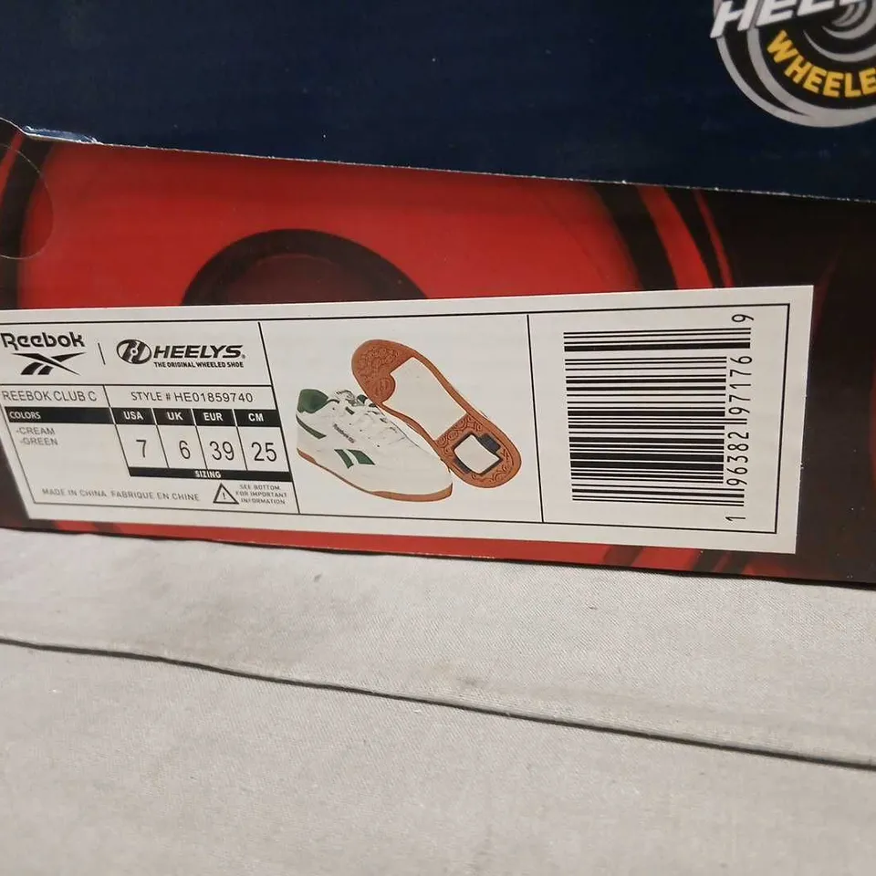 REEBOK HEELYS CLASSIC KIDS' SNEAKERS – WHITE/GREEN, UK 6 (US 7, EUR 39)