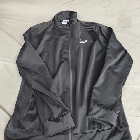 NIKE ZIP LONG SLEEVE JACKET IN BLACK - XL