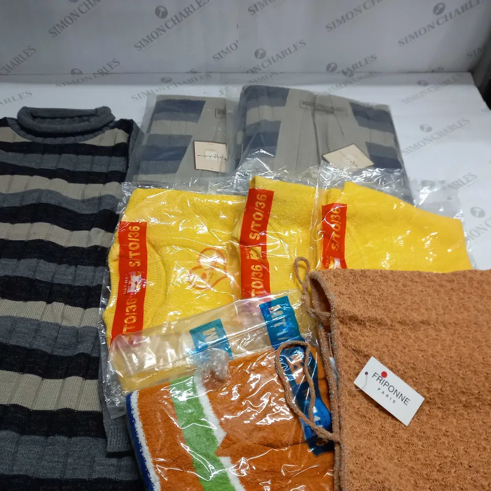 LOT OF 8 ASSORTED CLOTHING ITEMS - VARIOUS SIZES