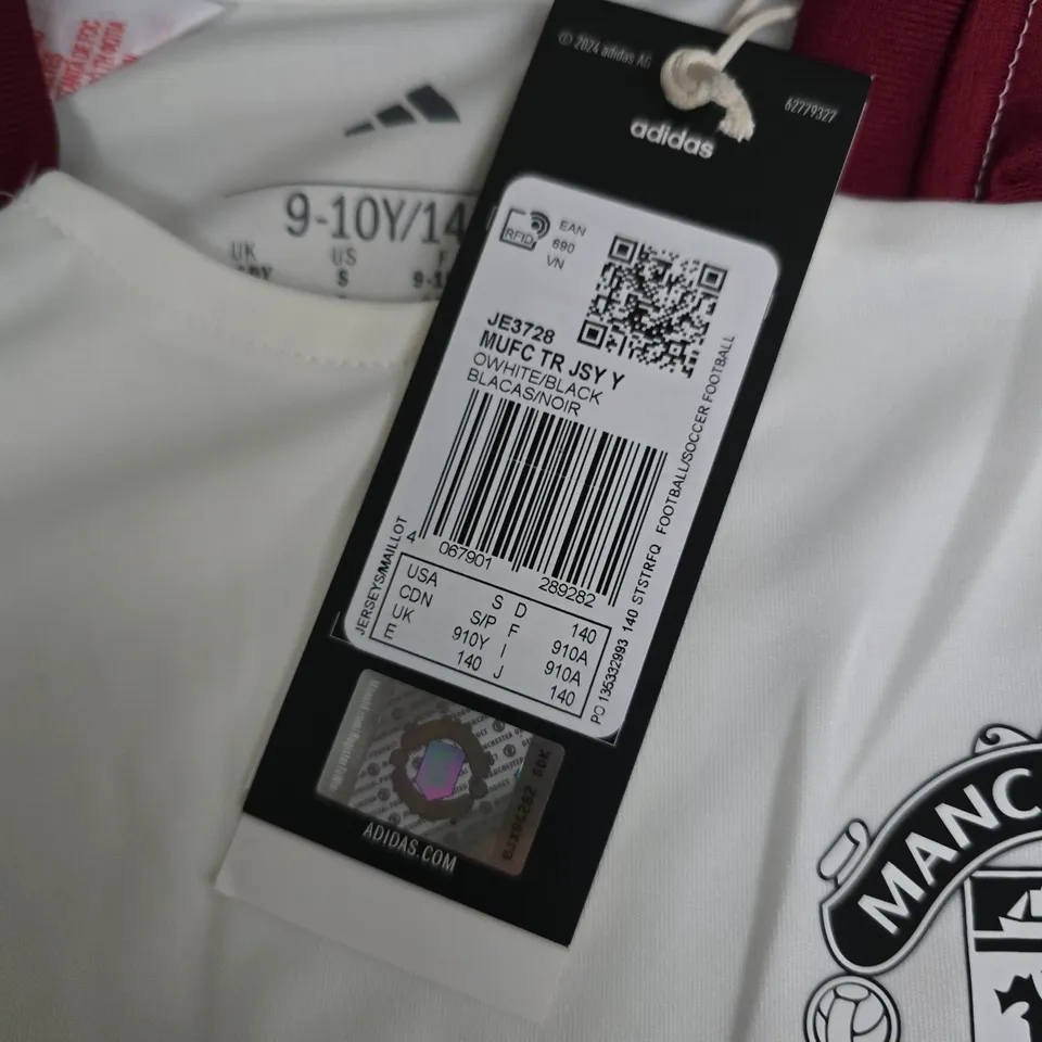 MANCHESTER UNITED YOUTH FOOTBALL SHIRT – ADIDAS – WHITE/MAROON (UK 9-10, 140CM)