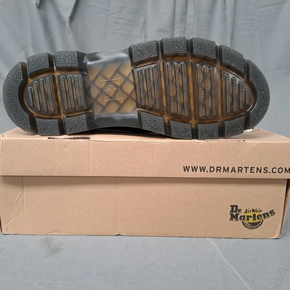 BOXED PAIR OF DR MARTENS BONNY LEATHER SHOES IN BLACK UK SIZE 11