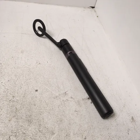 BLACK SELFIE STICK