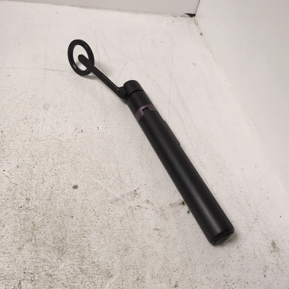BLACK SELFIE STICK