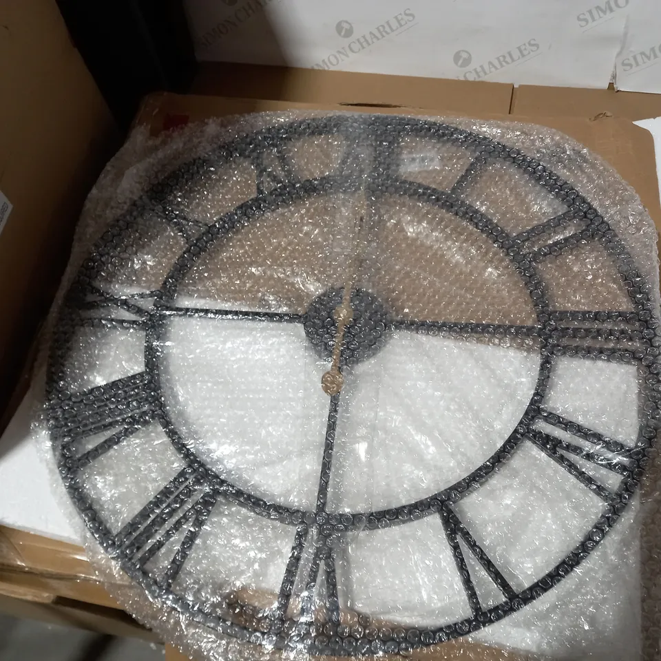VOXED DESIGNER ROMAN NUMERALS ROUND WALL CLOCK