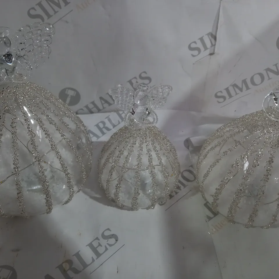 JULIEN MACDONALD SET 3 PRELIT GLASS ANGELS 