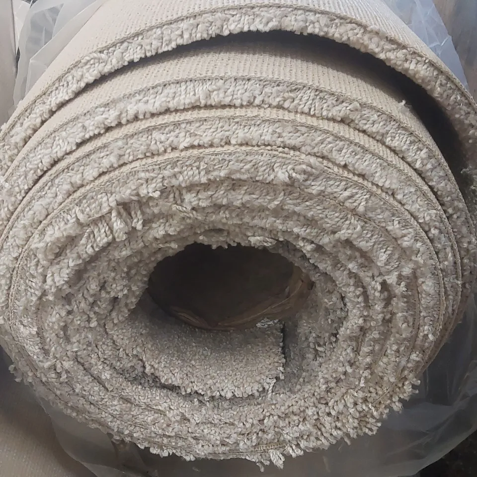 ROLL OF QUALITY FIRST IMPRESSIONS PEACEFUL CARPET - APPROXIMATELY 5.25 x 5m